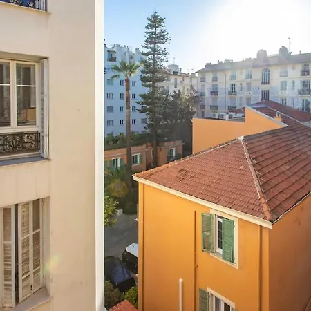 Apartamento #21 2 Bdr Balconies 10 Mins Walk To Sea 5mins To Tram