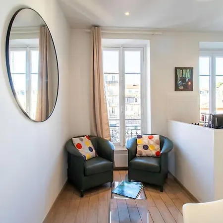 Apartment #21 2 Bdr Balconies 10 Mins Walk To Sea 5mins To Tram *