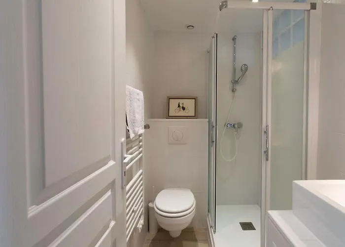 #21 2 Bdr Balconies 10 Mins Walk To Sea 5mins To Tram * 니스